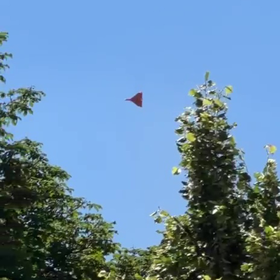 Mieszka�cy zaniepokojeni tajemniczym dronem nad �niatowem. Policja: to by�y �wiczenia wojska. Zobacz film!