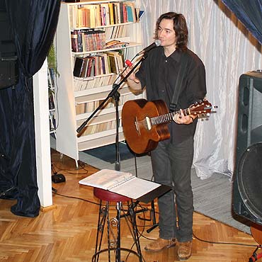 Mi�dzyzdroje: Koncert Ma�ka Winogrodzkiego w bibliotece