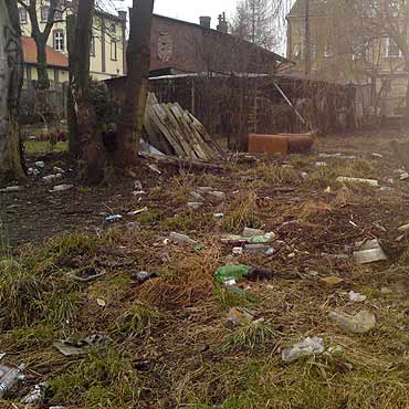 Kamie� Pomorski: Ba�agan na ty�ach PKS-u