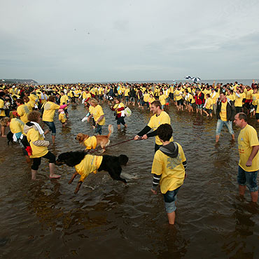 Z pla�y do.. Ksi�gi Guinnessa