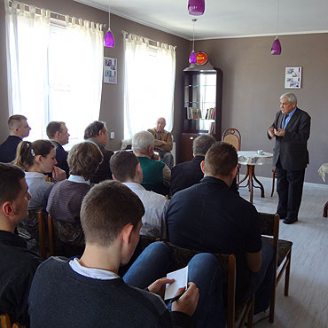 Wyk�ad prof. Kazimierza Koz�owskiego w ZSS im. prof. Piotra Zaremby w Dziwnowie 