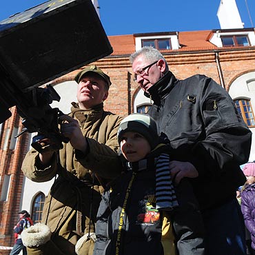 Kamie� Pomorski: Wybuchowo na pikniku historycznym. Zobacz film i zdj�cia!