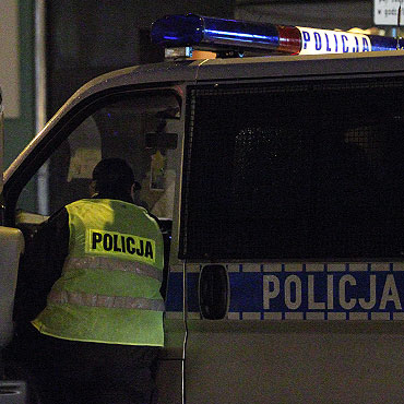 Wolin: Po pijaku uderzy� w zaparkowany samoch�d. Pr�bowa� uciec