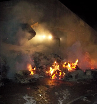 Po�ar w hali produkcyjnej w Chominie