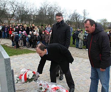 Kamień Pomorski: Uroczystość przy kamieńskiej Alei Dębów Katyńskich