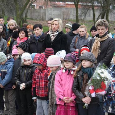 Kamień Pomorski: Uroczystość przy kamieńskiej Alei Dębów Katyńskich