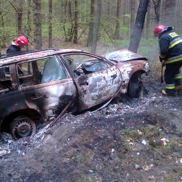 Wisełka: Osobowy opel doszczętnie spłonął