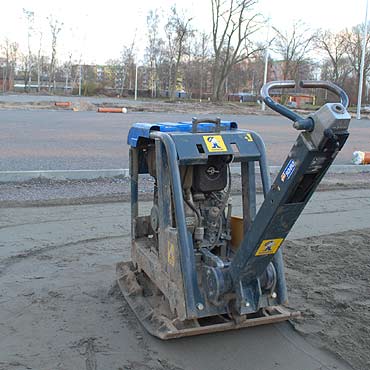 Orlika budują w ślimaczym tempie