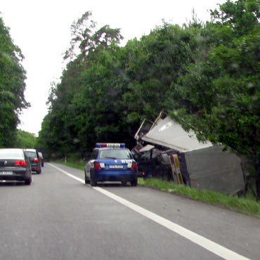 Dargob�dz: Tir wypad� z drogi