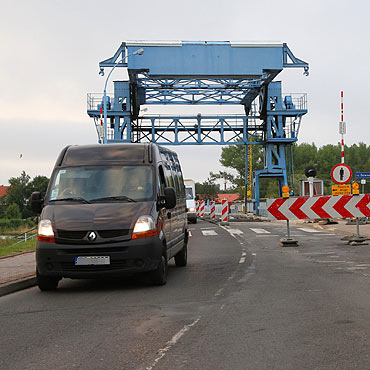 Dziwnów: Przez remont mostu tworzą się gigantyczne korki