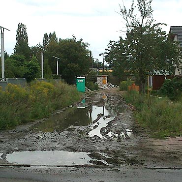 Wolin: Droga zamieni�a si� w b�otnisko