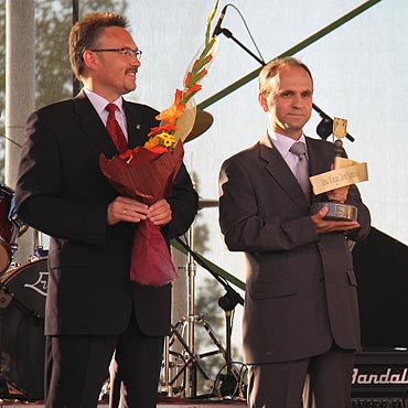 Ju� wkr�tce uroczysto�� wr�czenia statuetek Z�otej Wst�gi Ziemi Kamie�skiej za 2011 rok