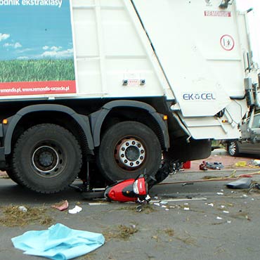 Mi�dzyzdroje: �mieciarka zmia�d�y�a nogi kobiecie