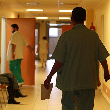 Popchni�ty na szkolnym korytarzu ch�opak trafi� do szpitala