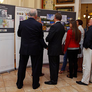 Mi�dzyzdroje: Ambasador S�owenii otworzy� wystaw�