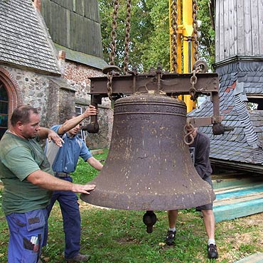 Kościelne kopuły w Niemicy i Kozielicach zdemontowane