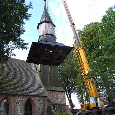 Kościelne kopuły w Niemicy i Kozielicach zdemontowane
