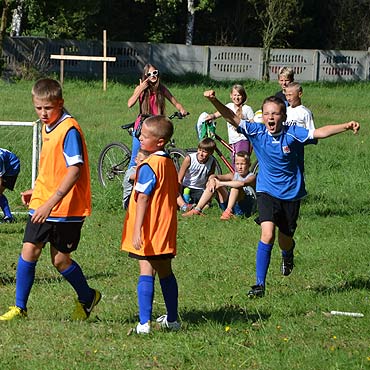 Wolin: Najm�odsza dru�yna pi�karska dosta�a stroje