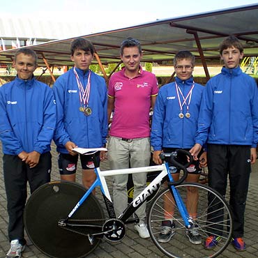 Młodzi kolarze również zdobywają medale