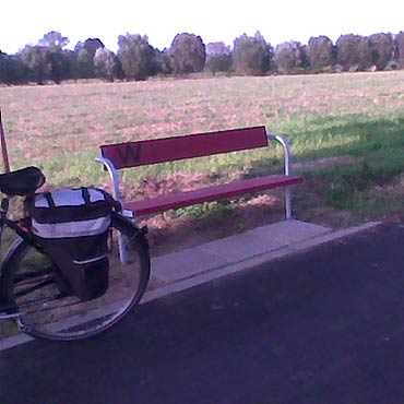 Kamień Pomorski: Zmęczeni rowerzyści mogą odpocząć na ławkach