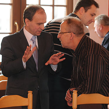 Pomysł radnego Szechlickiego: Numerujcie łaty drogowe