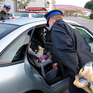 Kamie�scy policjanci przeprowadzili akcj� „Klub Pancernika klika w fotelikach”
