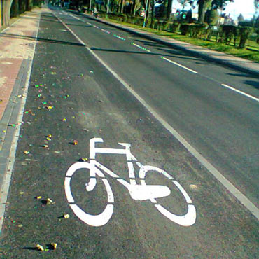 Kamie� Pomorski: �cie�ka rowerowa szersza ni� chodnik dla pieszych