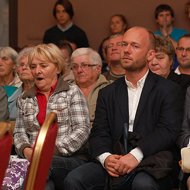 Wieczorna sesja w Golczewie. Wiadro pomyj na g�owie radnych i dziennikarzy