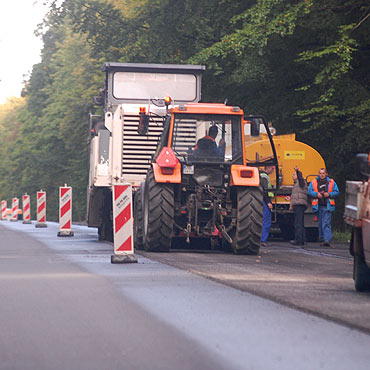 Mi�dzyzdroje: Utrudnienia w ruchu. Drogowcy remontuj� „tr�jk�”