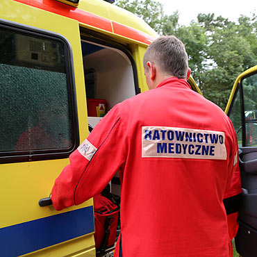 Uderzy� kole�ank� paletk� do ping-ponga. Uczennica straci�a przytomno��