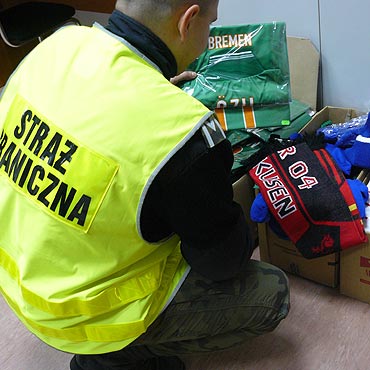 Handlowali podr�bkami 