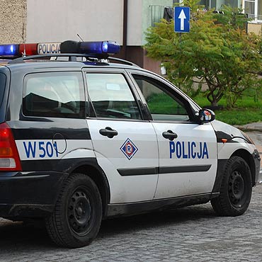 Kamie� Pomorski: 22-latek w�ama� si� do sklepu. Ukrad� 300 z�otych 