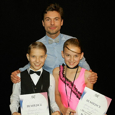 Jakub i Julia na podium w konkursie tańca towarzyskiego