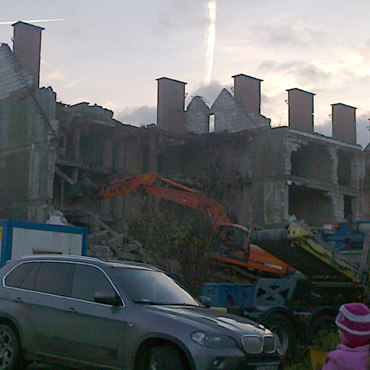 Po 30 latach rozbior� niedoko�czone bloki