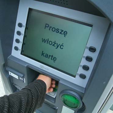 Kamie� Pomorski: Bankomaty okradaj� klient�w
