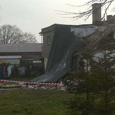 Wybuch we Wrzosowie: <br>2-letnia dziewczynka jest w  �pi�czce