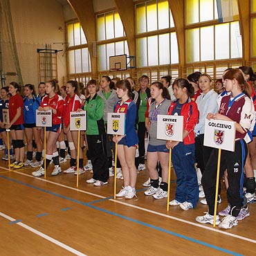 Dziwn�w: Mistrzostwa wojew�dztwa LZS kobiet w siatk�wce
