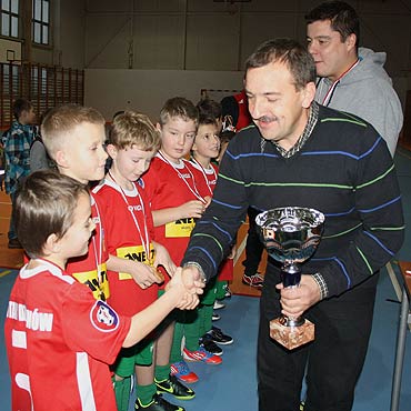 �wierzno: Halowy Turniej Orlik Cup 2012