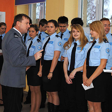 Kamie� Pomorski: �lubowanie uczni�w klasy policyjnej