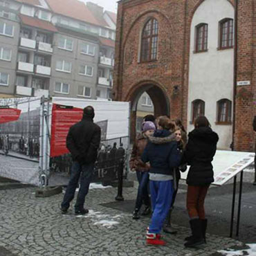 Kamień Pomorski: Otwarcie nowej wystawy na Starym Rynku