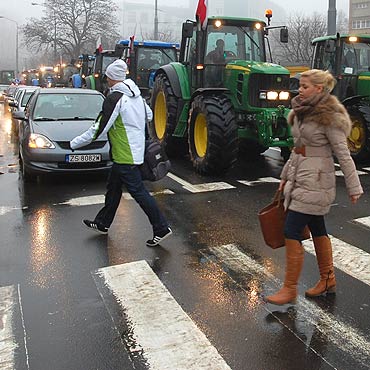 Szczecin: Rolnicy nie przerywaj� protestu