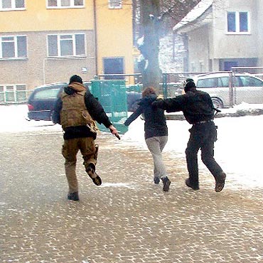 Mi�dzyzdroje: Terrory�ci w szkole. Nauczyciele prze�wiczyli zachowanie na wypadek zagro�enia