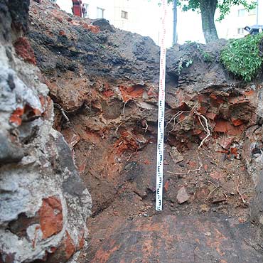 Miasto w gruzach 1945 r. – badania archeologiczne nad histori� najnowsz� Kamienia Pomorskiego