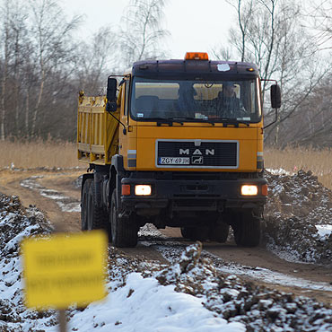 Kamie� Pomorski: Umacniaj� wa�y przeciwpowodziowe