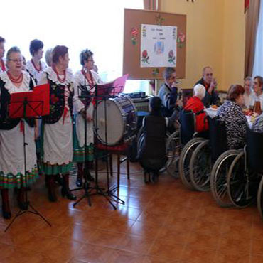 Stuchowianki zagra�y dla Bab� i Dziadk�w