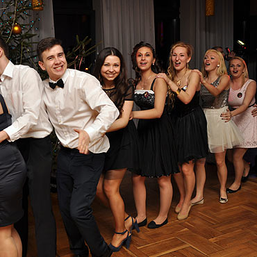 Kamie� Pomorski: Parkiet nale�a� do maturzyst�w z ZSP. Zobacz zdj�cia!