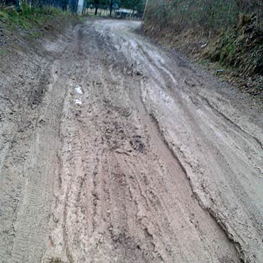 Wise�ka: Koszmar mieszka�c�w ulicy ��kowej. Brn� po kostki w b�ocie