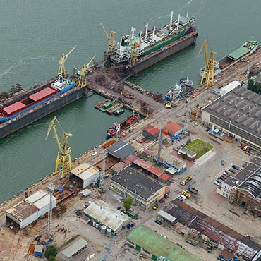 Wypadek w MSR. M�czyzna spad� z rusztowania