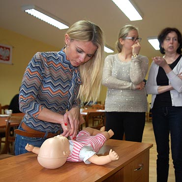 �wierzno: Uczyli si� udzielania pierwszej pomocy dzieciom i niemowl�tom