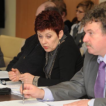 Nie Adam Trott, lecz Alicja Zalewska - Kubiak jest rekordzistk� w liczbie interpelacji